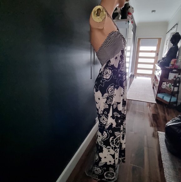 Hot Options Floral summer strap dress - Picture 3 of 7